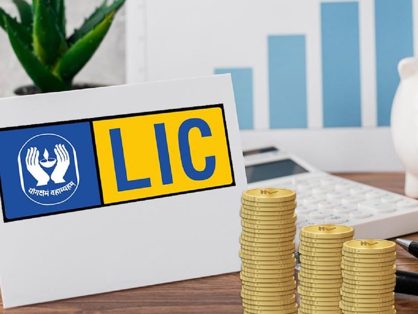LIC Jeevan Shanti Plan: प्रत्येकाला पैशाच्या ताणाशिवाय निवृत्तीनंतर आरामदायी जीवन जगायचे असते. यासाठी, देशातील सर्वात विश्वासार्ह विमा कंपनी असलेली भारतीय जीवन विमा महामंडळ (एलआयसी) अनेक उत्तम योजना घेऊन येते. या खास योजनांपैकी एक म्हणजे एलआयसी न्यू जीवन शांती, जी वृद्धापकाळात नियमित पेन्शनची हमी देते. LIC Jeevan Shanti Plan: प्रत्येकाला पैशाच्या ताणाशिवाय निवृत्तीनंतर आरामदायी जीवन जगायचे असते. यासाठी, देशातील सर्वात विश्वासार्ह विमा कंपनी असलेली भारतीय जीवन विमा महामंडळ (एलआयसी) अनेक उत्तम योजना घेऊन येते. या खास योजनांपैकी एक म्हणजे एलआयसी न्यू जीवन शांती, जी वृद्धापकाळात नियमित पेन्शनची हमी देते.