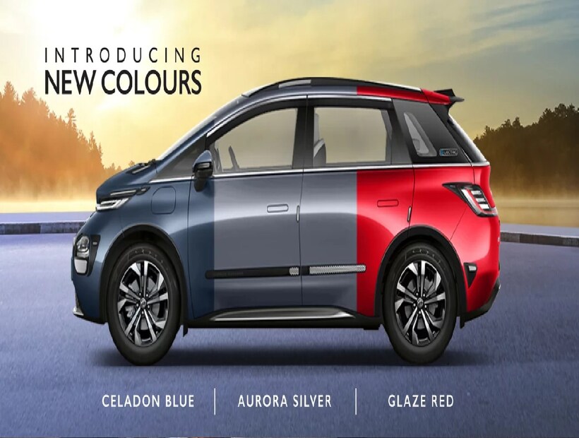 MG Windsor EV ची फीचर्स : MG Windsor EV मध्ये 15.6-इंच टचस्क्रीन इन्फोटेनमेंट सिस्टम, 8.8-इंच डिजिटल ड्रायव्हर डिस्प्ले, पॅनोरॅमिक ग्लास रूफ, ऑटोमॅटिक एसी, पॉवर्ड ड्रायव्हर सीट, पॉवर्ड टेलगेट आणि वायरलेस फोन चार्जर सारखी प्रीमियम फीचर्स आहेत.