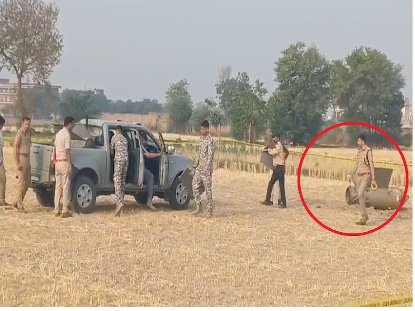 भारत आणि पाकिस्तानमध्ये युद्धाची आग आता आणखी भडकली आहे. पाकिस्तानकडून सतत ड्रोन हल्ले आणि गोळीबार सुरू आहे. शुक्रवारी पुन्हा एकदा अंधारात पाकिस्तानने भारतातील २६ ठिकाणांवर ड्रोन हल्ले केले. 