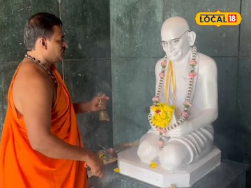 Gandhi statue
