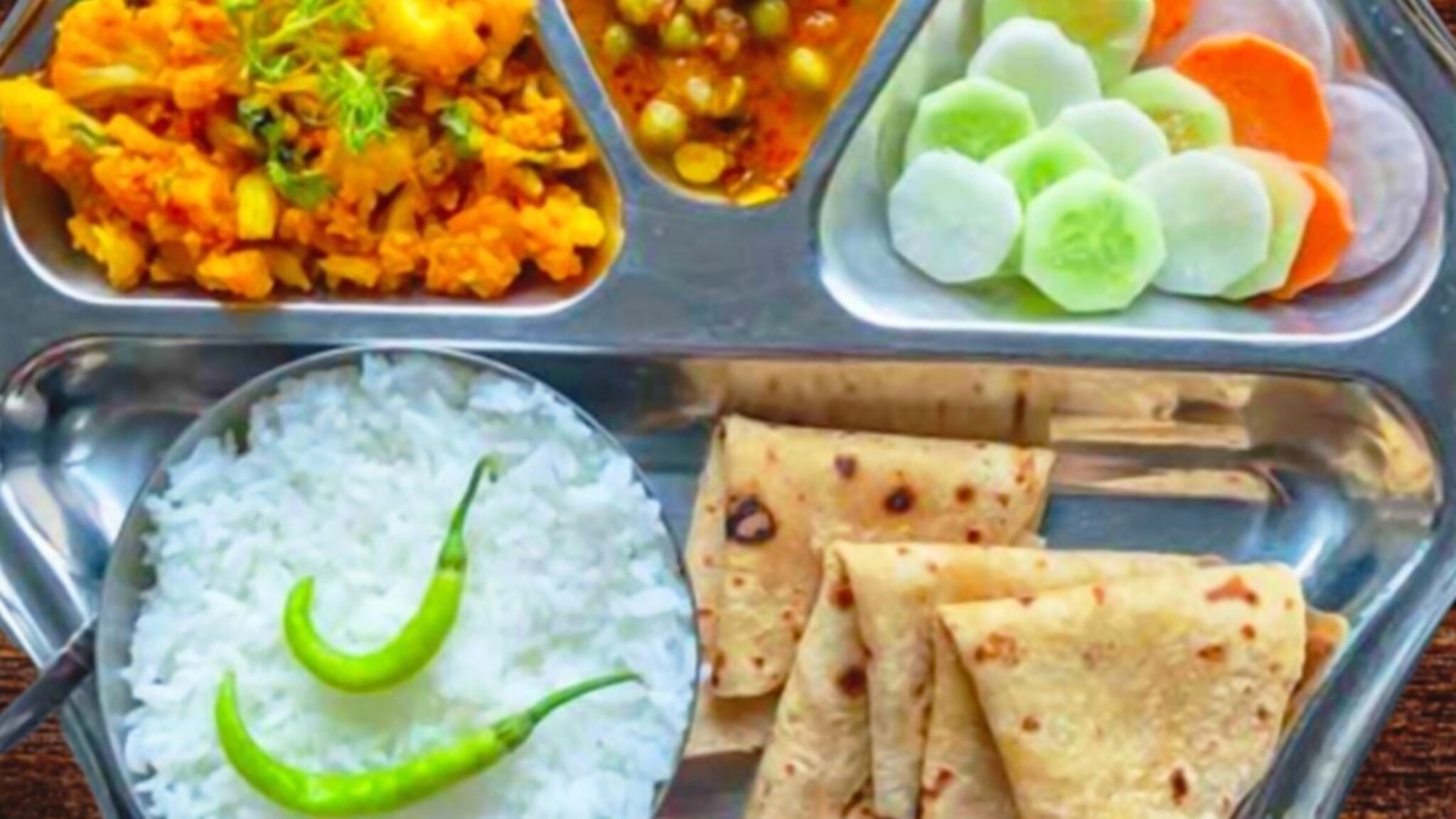 Rice Vs Chapati : भात की चपाती, तुमच्या आरोग्यासाठी काय खाणं चांगलं?