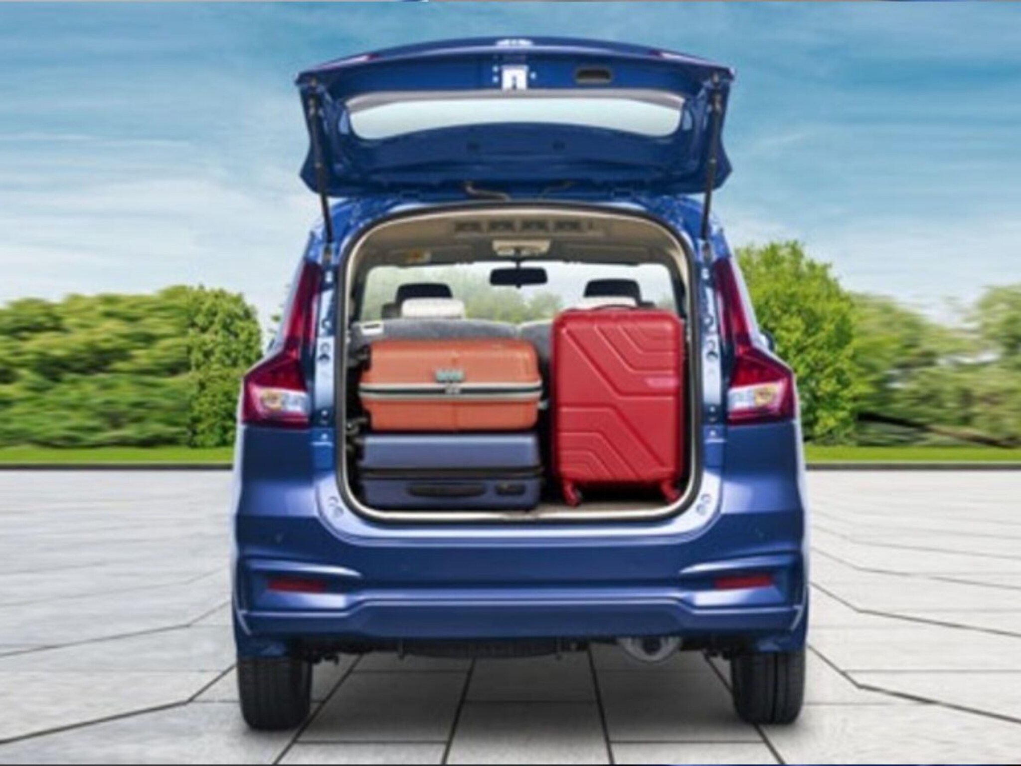 maruti ertiga सारखीच दिसायला सेम, toyota ची दुसरी मिनी innova, पण मायलेज किंग कोण?