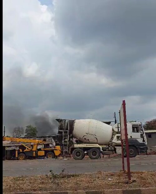  दुपारी एक वाजता लासा कंपनीमध्ये भीषण आग लागल्यानंतर दोन तासानंतरच एकविला ऑरगॅनिक प्रायव्हेट लिमिटेड या कंपनीमध्ये रिऍक्टरचा स्फोट झालाय