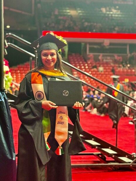 शाहानाची ही यशोगाथा अनेक विद्यार्थ्यांना सायबर सुरक्षेसारख्या नव्या क्षेत्रात करिअर करण्यासाठी प्रेरणा देणारी आहे. तिच्या मार्गदर्शनासाठी डॉ. रिजवान अहमद यांचे मोलाचे योगदान असल्याचे शाहानाने सांगितलं.