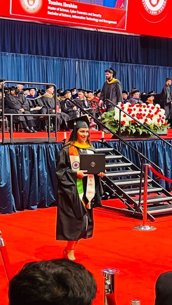 शाहाना फातिमा सध्या इल्लिनॉय इन्स्टिट्यूट ऑफ टेक्नॉलॉजी, शिकागो येथून सायबर फॉरेन्सिक्स आणि सिक्युरिटी विषयात मास्टर्स करत आहे. तिने डिजिटल फॉरेन्सिक्स आणि पायाभूत सुरक्षा डिझाईन या क्षेत्रात प्रभावी कामगिरी केली असून, २०२४ मध्येच तिला उत्तम शैक्षणिक गुणवत्तेसाठी पुरस्कारही मिळाला आहे.