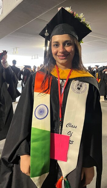 यामध्ये नागपूरच्या शहाना फातिमाची तिच्या सायबरसुरक्षा क्षेत्रातील उल्लेखनीय कामगिरीसाठी विद्यापीठाने उत्कृष्ट विद्यार्थी म्हणून निवड केली आहे. शहाना फातिमाने इलिनॉय इन्स्टिट्यूट ऑफ टेक्नॉलॉजी, शिकागो, अमेरिका येथून सायबर फॉरेन्सिक्स आणि सिक्युरिटी विषयात मास्टर डिग्री प्रथम श्रेणी आणि विशेष प्राविण्यासह प्राप्त केली आहे. 