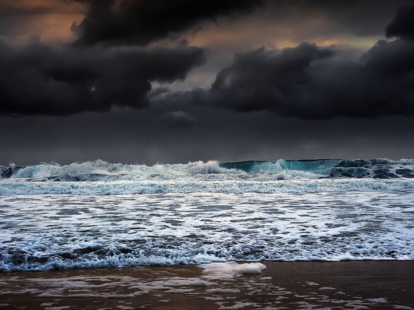 ढग गडगडायला लागले की बरीच लहान मुलं घाबरतात. कित्येक मोठ्या माणसांनाही गडगडणाऱ्या ढगांची भीती वाटते. पण ढगांच्या गडगडण्याचं कारण माहिती आहे का?