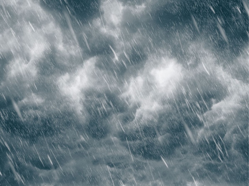 पाऊस सुरू झाला की ढग काळे होणं, विजा चमकणं, वारा किंवा वादळ येणं आणि ढग गडगडणं हे सुरू होतं. विजांचा कडकडाट आणि ढगांचा गडगडाट असतो. पाऊस सुरू झाला की ढग काळे होणं, विजा चमकणं, वारा किंवा वादळ येणं आणि ढग गडगडणं हे सुरू होतं. विजांचा कडकडाट आणि ढगांचा गडगडाट असतो.