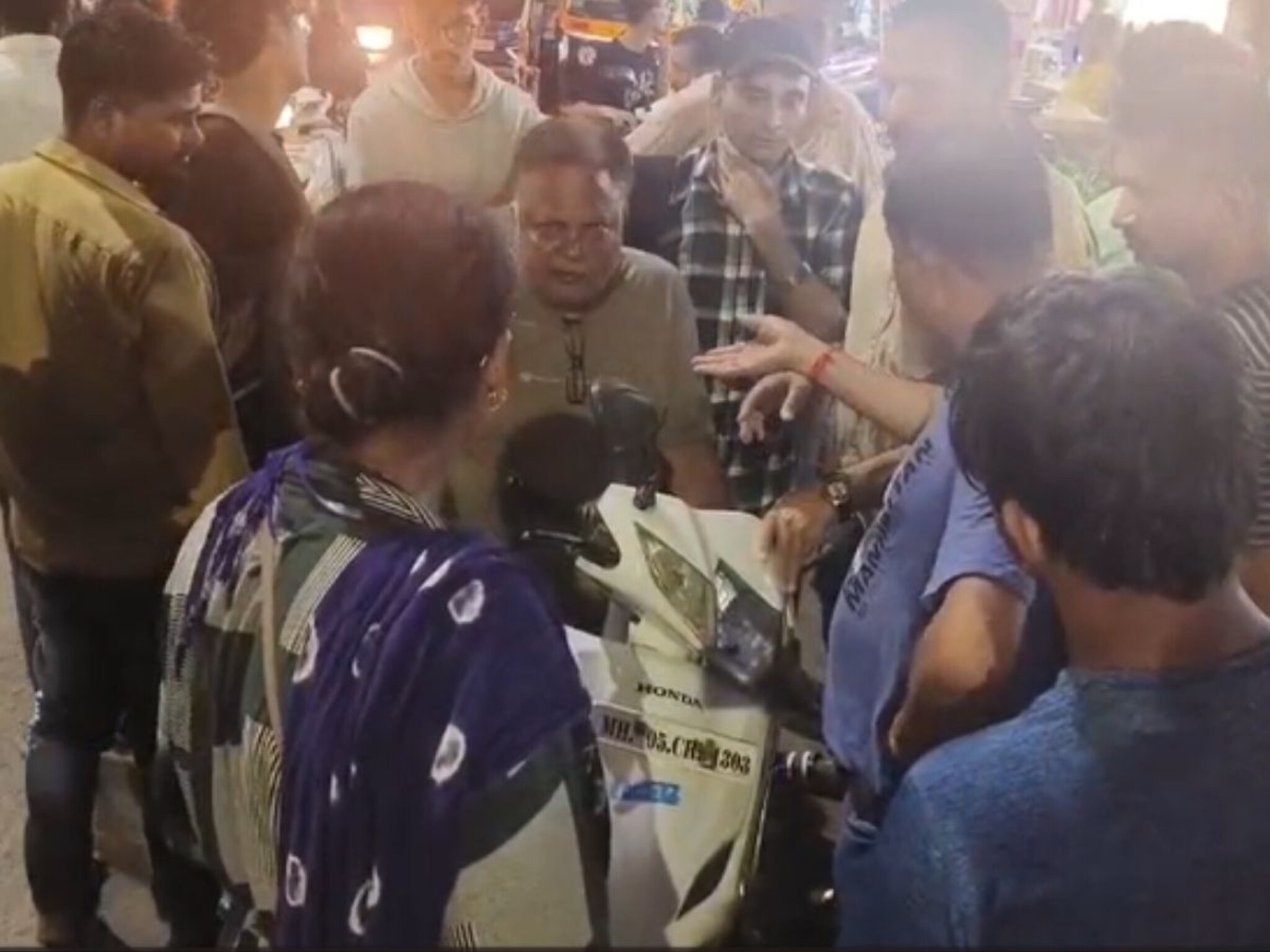 'तू बांगलादेशी आहे, पुरावे दाखव नाहीतर...', कल्याणमध्ये विकृताची महिलेला शिवीगाळ