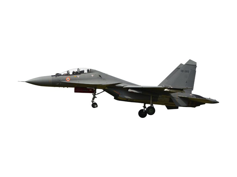 फायटर विमानाचा वेग जितका जास्त असेल तितकं त्याला इंधन लागत असतं. जर स्पीड कमी असेल तर इंधन कमी लागतं. 
