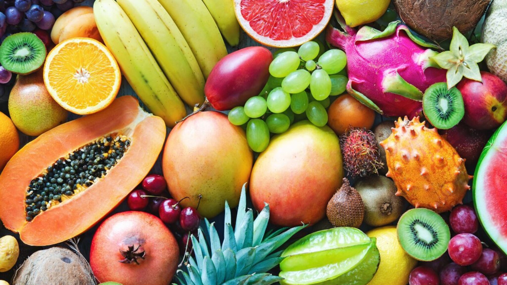 Romantic Fruit : लालबुंद आणि रसरशीत, हे आहे 'रोमँटिक फळ', सांगा पाहू कोणतं?