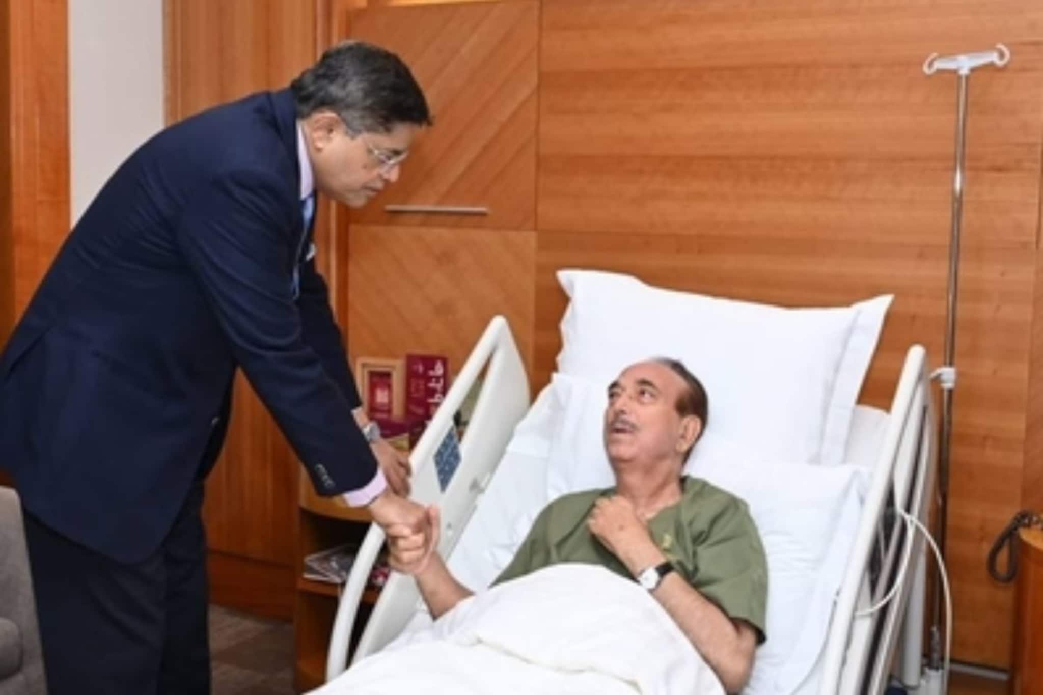 'ऑपरेशन सिंदूर' शिष्टमंडळातील बड्या नेत्याची परदेशात प्रकृती खालावली, उपचार सुरू