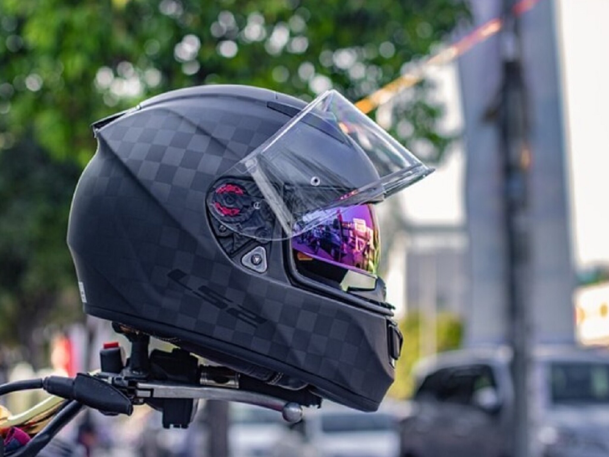 Helmetला मराठीत काय म्हणतात? 90% लोकांना माहितीच नाही, शब्द वाचून वळेल बोबडी
