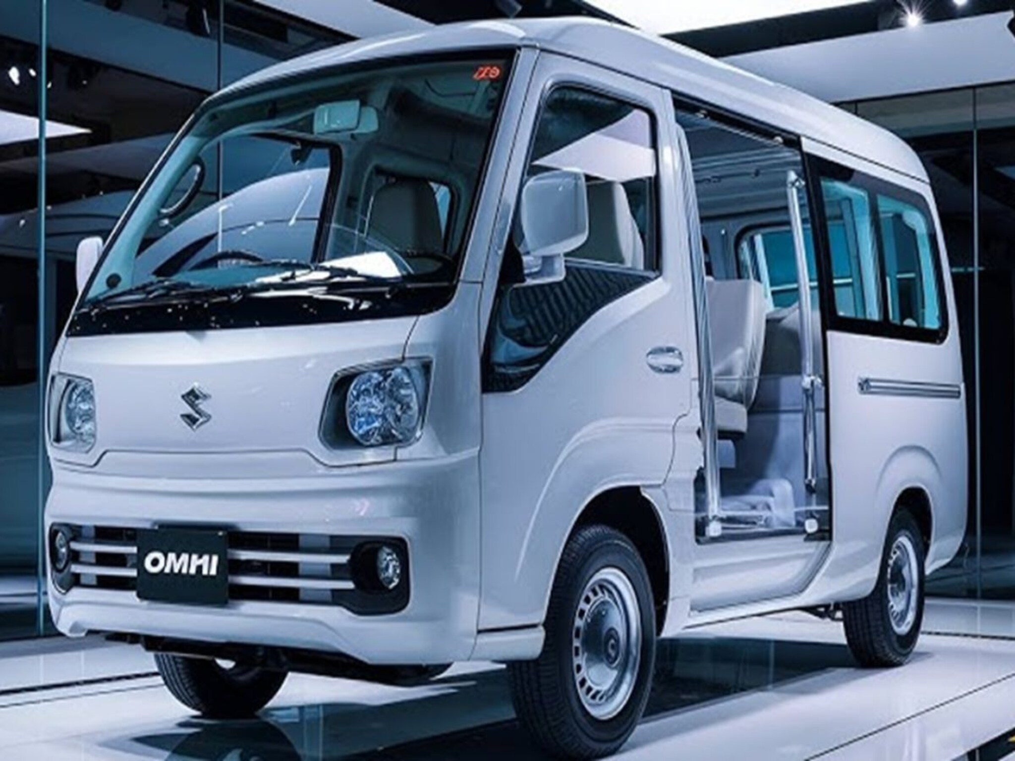 Maruti खरंच लीजेंड Omni परत लाँच करतेय? ते फोटो का होताय व्हायरल?