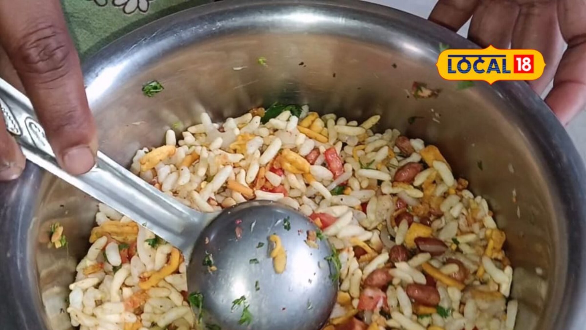 Monsoon Recipe : पावसाळा स्पेशल चटपटीत कच्चा चिवडा, पाहताच तोंडाला सुटेल पाणी, एकदा रेसिपी पाहाच