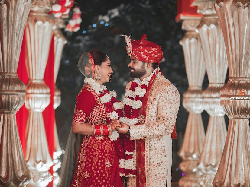 अंक 6 चे महत्त्व आणि परिणाम -अंकशास्त्रामध्ये अंक 6 ला प्रेम, संतुलन, आकर्षण आणि स्थिरतेचे प्रतीक मानले जाते. हा शुक्र ग्रहाचा अंक आहे, तो व्यक्तीच्या जीवनात आनंद आणि सौंदर्य वाढवतो. ज्या लोकांच्या कुंडलीत शुक्र मजबूत असतो, ते रिलेशनमध्ये समाधानी आणि आनंदी राहतात. कमजोर शुक्रामुळे नात्यांमध्ये दुरावा आणि अस्थिरता येते. त्यामुळे अंक 6 ला अॅक्टिव करणं अत्यंत शुभ मानलं जातं.
