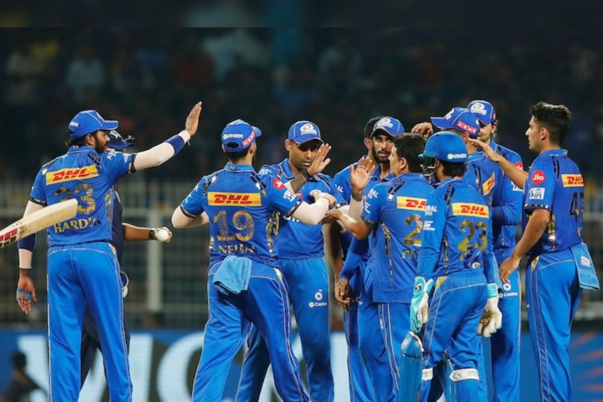 गुजरातच्या धक्क्यानंतर मुंबईला 24 तासात गुड न्यूज, प्ले-ऑफमधला एक काटा दूर!