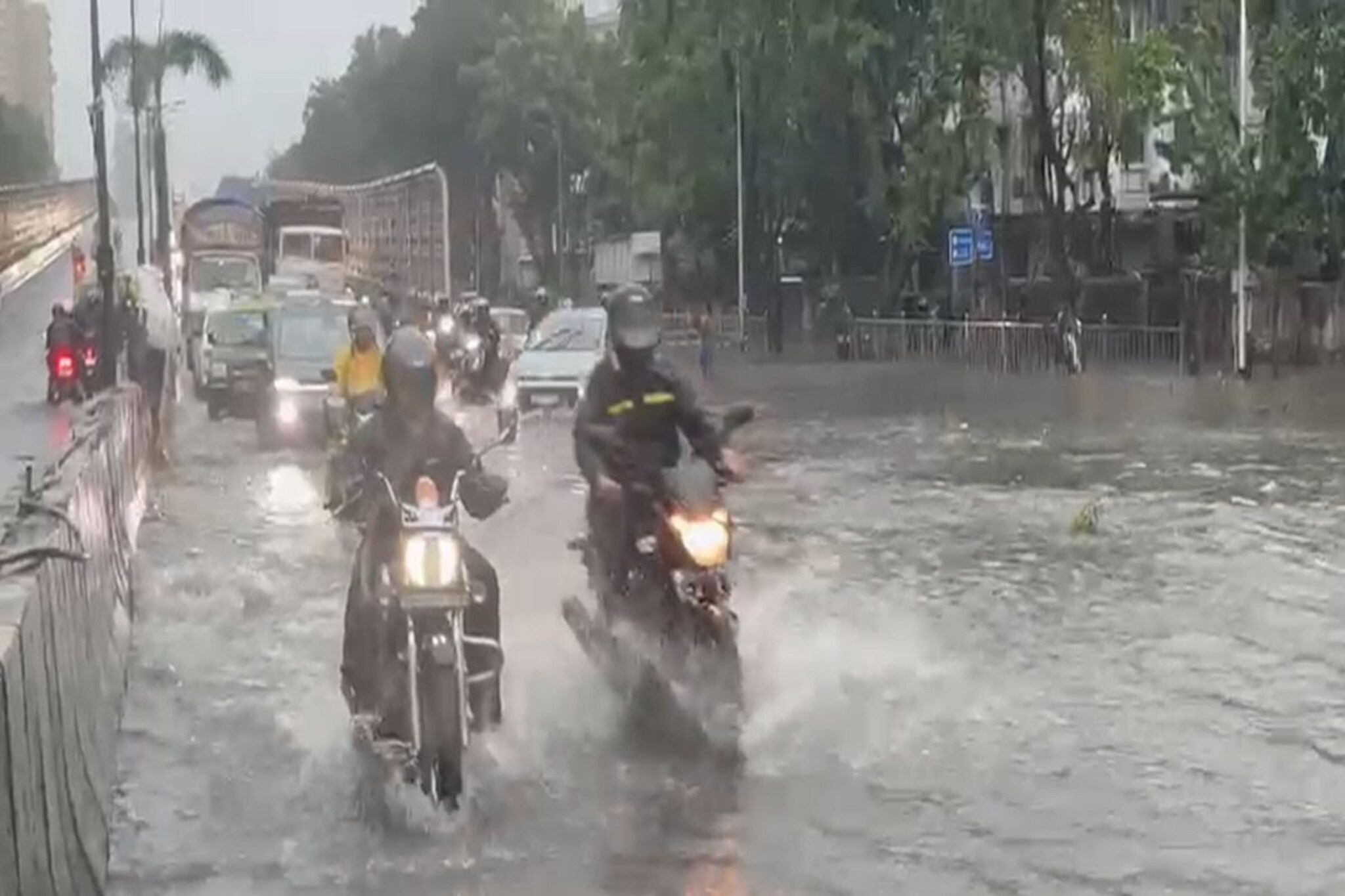 आजचं हवामान: पुणे-कोल्हापूरसाठी 5 तास धोक्याचे, विदर्भ-मराठवाड्यात कसं असेल हवाम