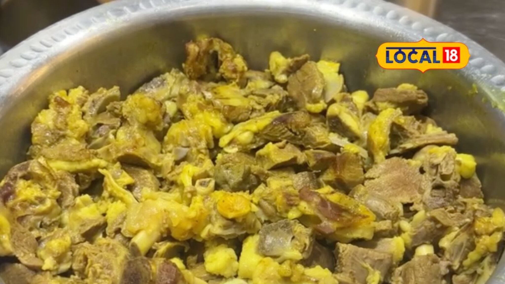 Mutton : अस्सल गावाकडील कारणाचे मटण, 8 वर्षांपासून प्रसिद्ध, एकदा खाल तर चव विसरणार नाहीत, Video