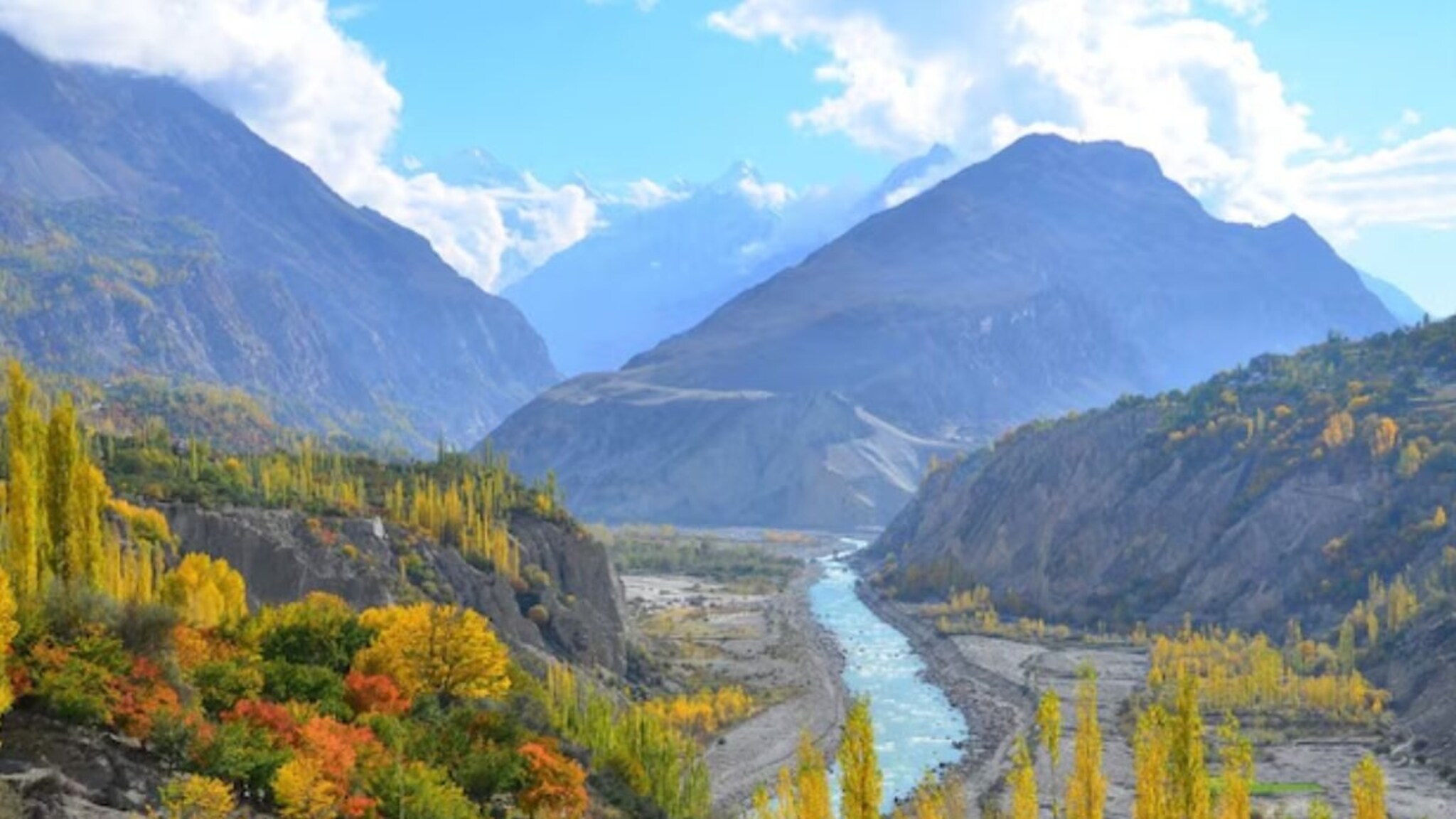 Pakistan : पाकिस्तानातील असं ठिकाण जिथं 100 नाही 120 वर्षे जगतात लोक, कोणताच आजार होत नाही, तज्ज्ञांनाही उलगडेना रहस्य