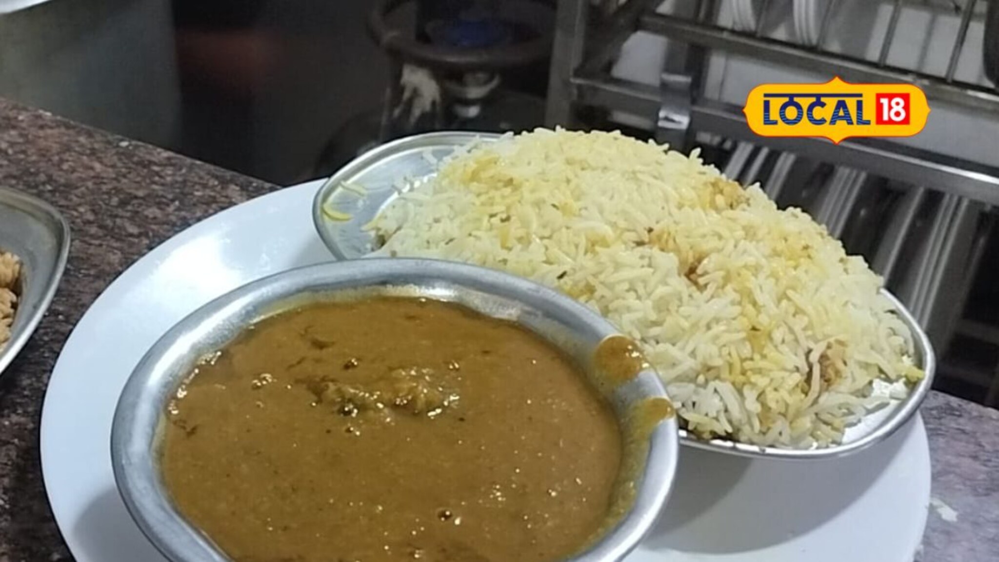 Restaurant in Pune  : इंग्रजांच्या काळात सुरू झालं हे रेस्टॉरंट, पुण्यात आजही मिळतंय खास जेवण, खाद्यप्रेमींच्या लागतात रांगा