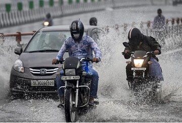 पावसाळ्यात बाईक स्लिप होण्याची भिती वाटते ना? या ट्रिकने दूर होईल प्रॉब्लम
