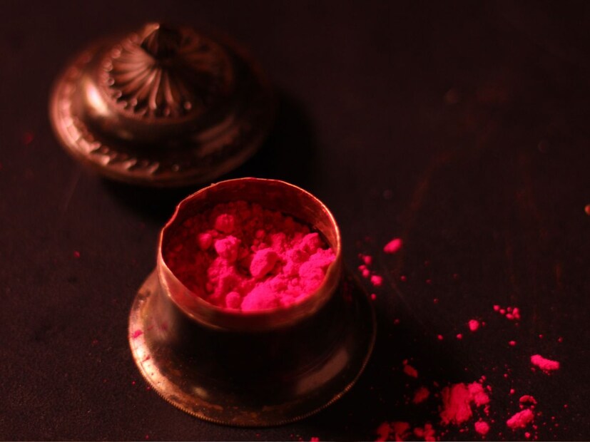 हे झाड 20 ते 25 फिट उंच असतं. हे झाड साऊथ अमेरिका, महाराष्ट्र किंवा हिमाचल प्रदेशमध्ये आढळतं. या झाडावर फुलांचा गुच्छ लागतो, जो सुरुवातीला हिरव्या रंगाचा असतो. त्यानंतर तो लाल होतो.