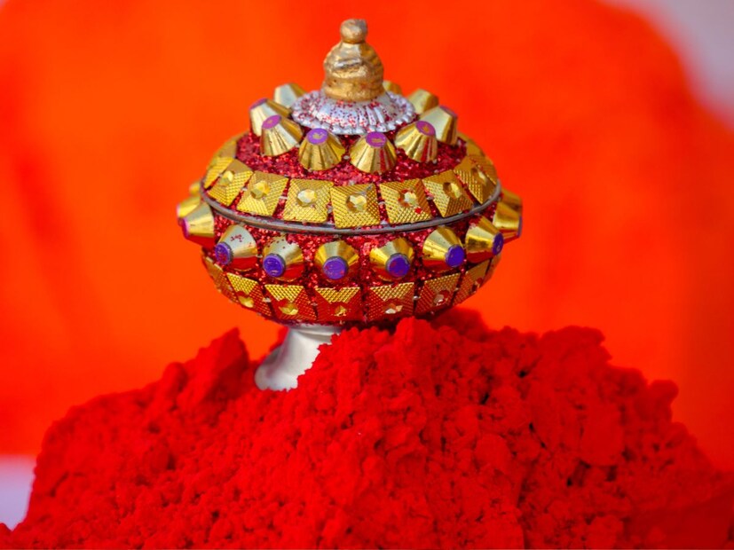 पण हे सिंदूर कसं तयार होतं, कशापासून तयार करतात तुम्हाला माहिती आहे का? सिंदूरबाबत ही माहिती घेऊयात.