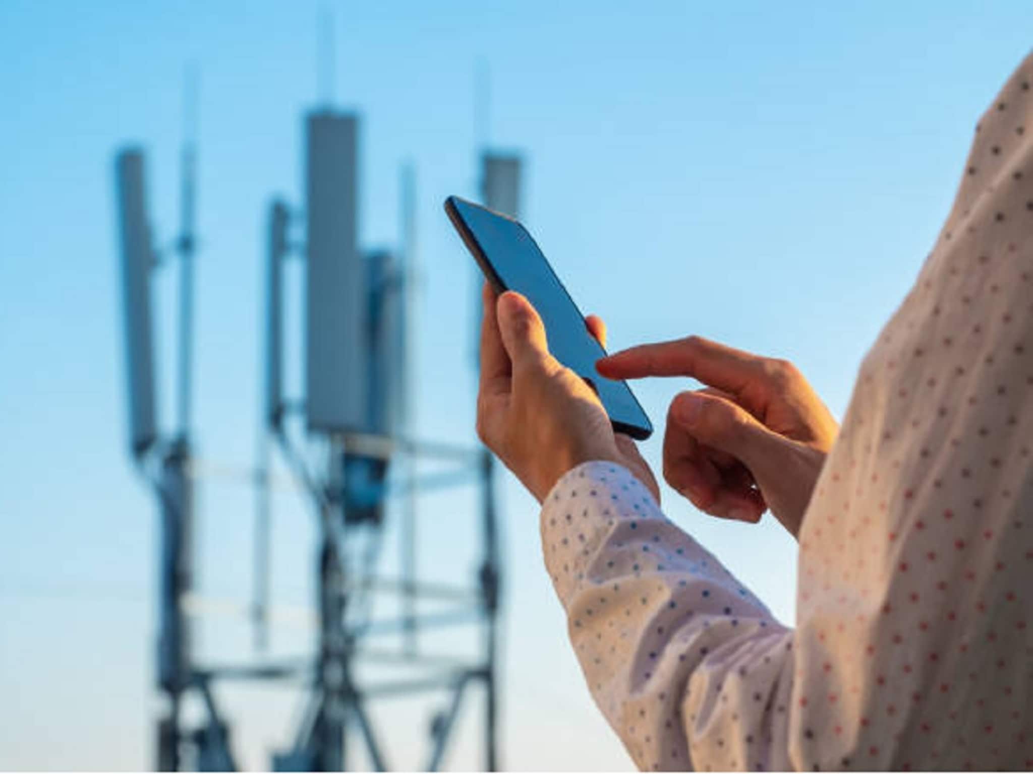 मोबाईल डेटा लवकर संपतो का? लगेच बदला स्मार्टफोनमधील या सेटिंग्स 