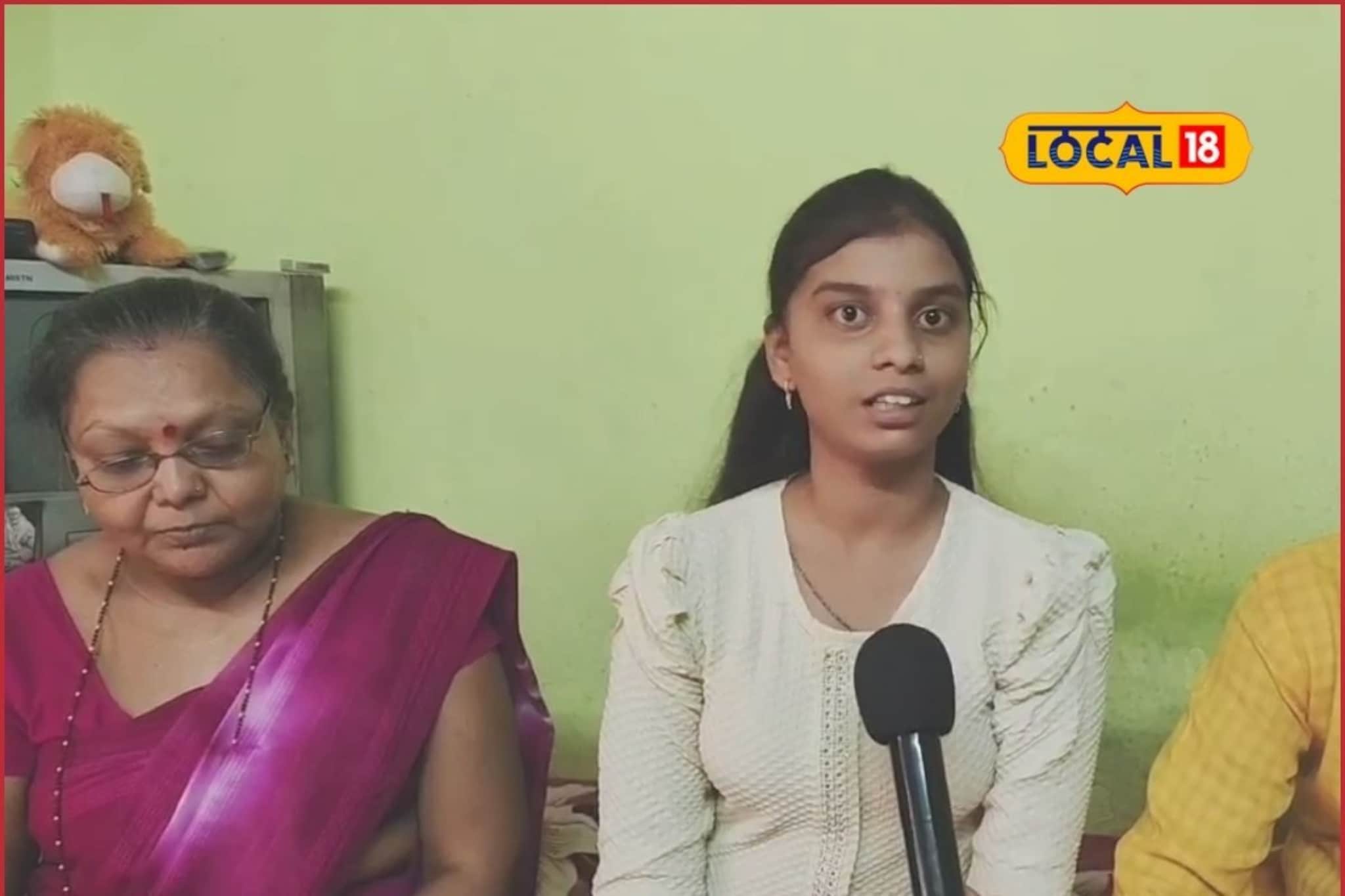 लेकीनं पांग फेडलं, 10 बाय 10 च्या खोलीत राहून अभ्यास, 100 टक्के घेऊन दहावी पास!