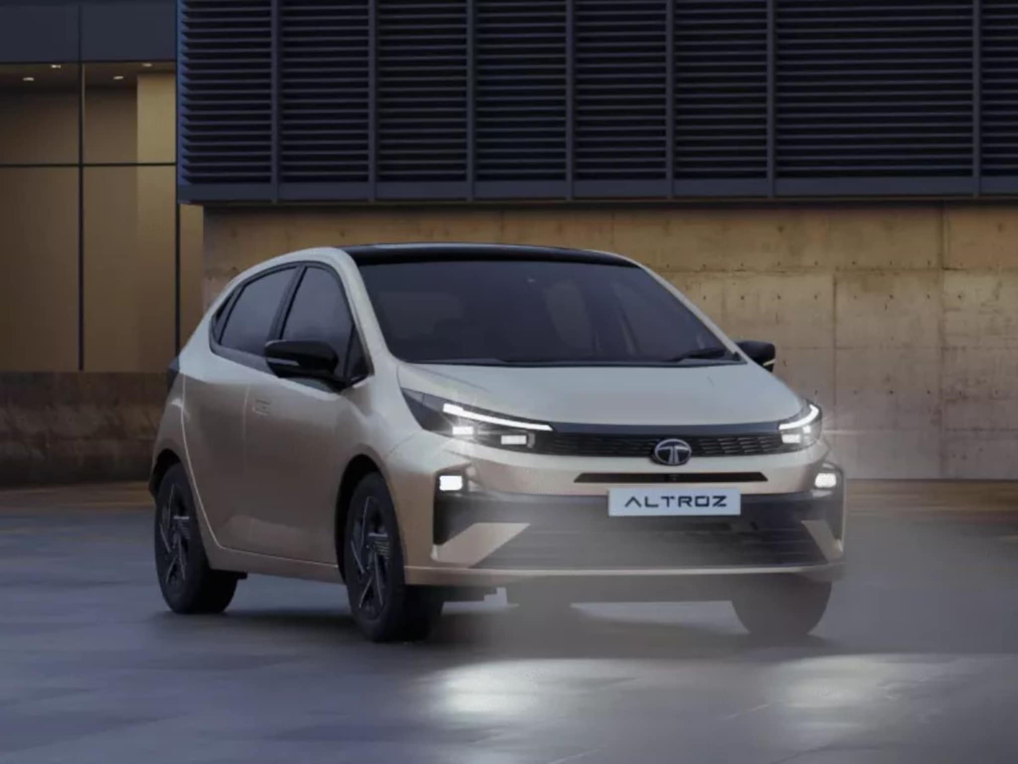 Tata Altroz CNG: टाटाची टँकसारखी CNG कार, नव्या Altroz चं मायलेज पाहून सगळेच अवाक्