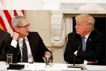 भारतासाठी Apple ट्रम्पशी नडले, Iphoneच्या उत्पादनावरून घेतली टोकाची भूमिका