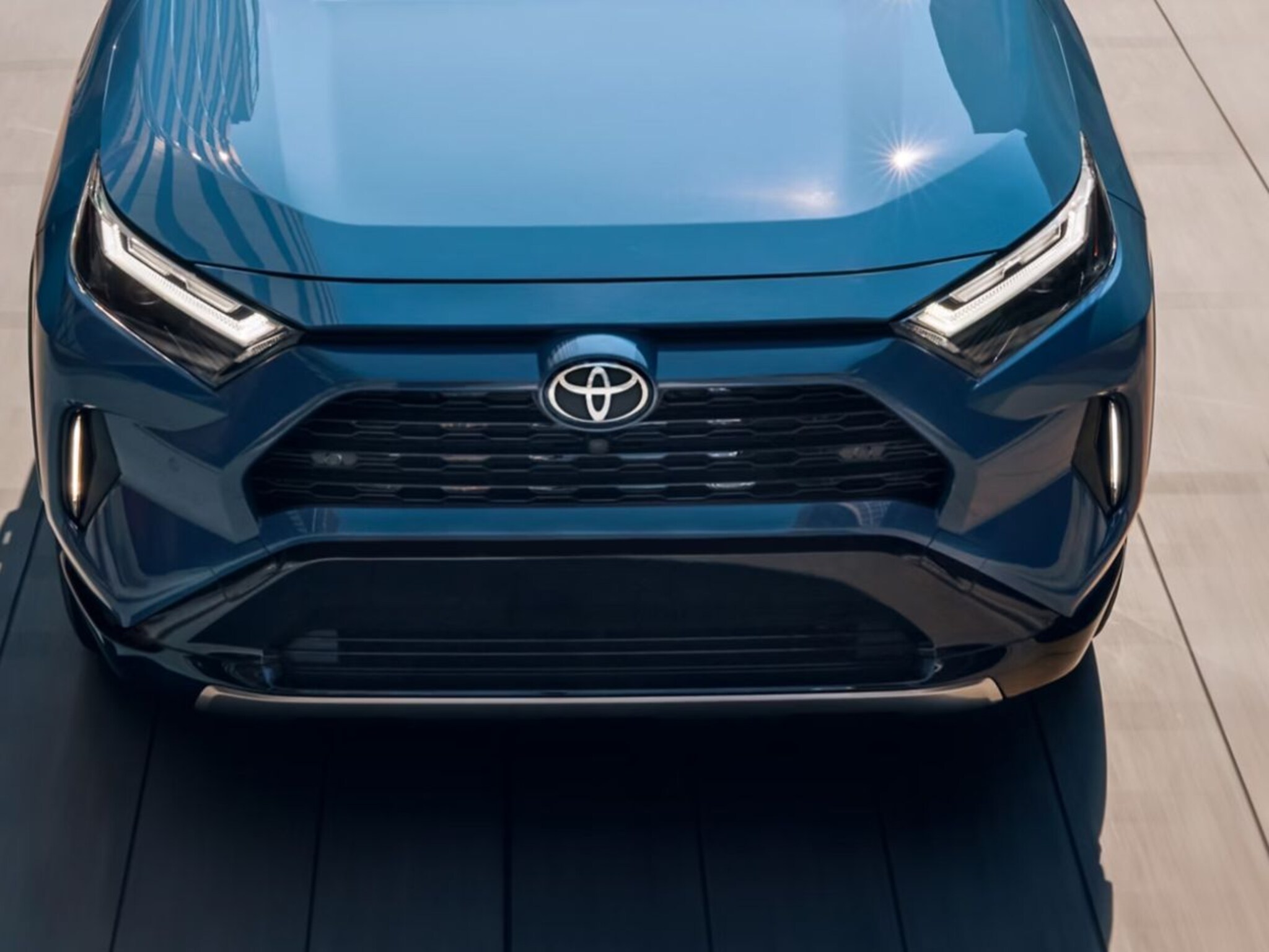 Toyota चा मोठा धमाका, आता फॉर्च्युनर विसरा, येतेय मिनी 'Fortuner', किंमतही कमी!