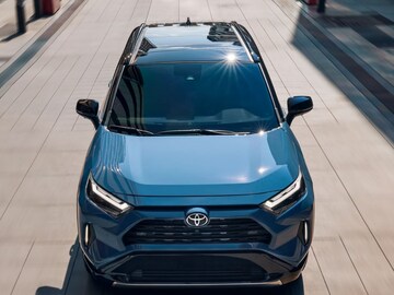 Toyota चा मोठा धमाका, आता फॉर्च्युनर विसरा, येतेय मिनी 'Fortuner', किंमतही कमी!
