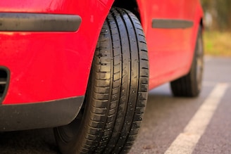 हिवाळ्यात अशी घ्या कारच्या टायर्सची काळजी! होईल मोठा फायदा