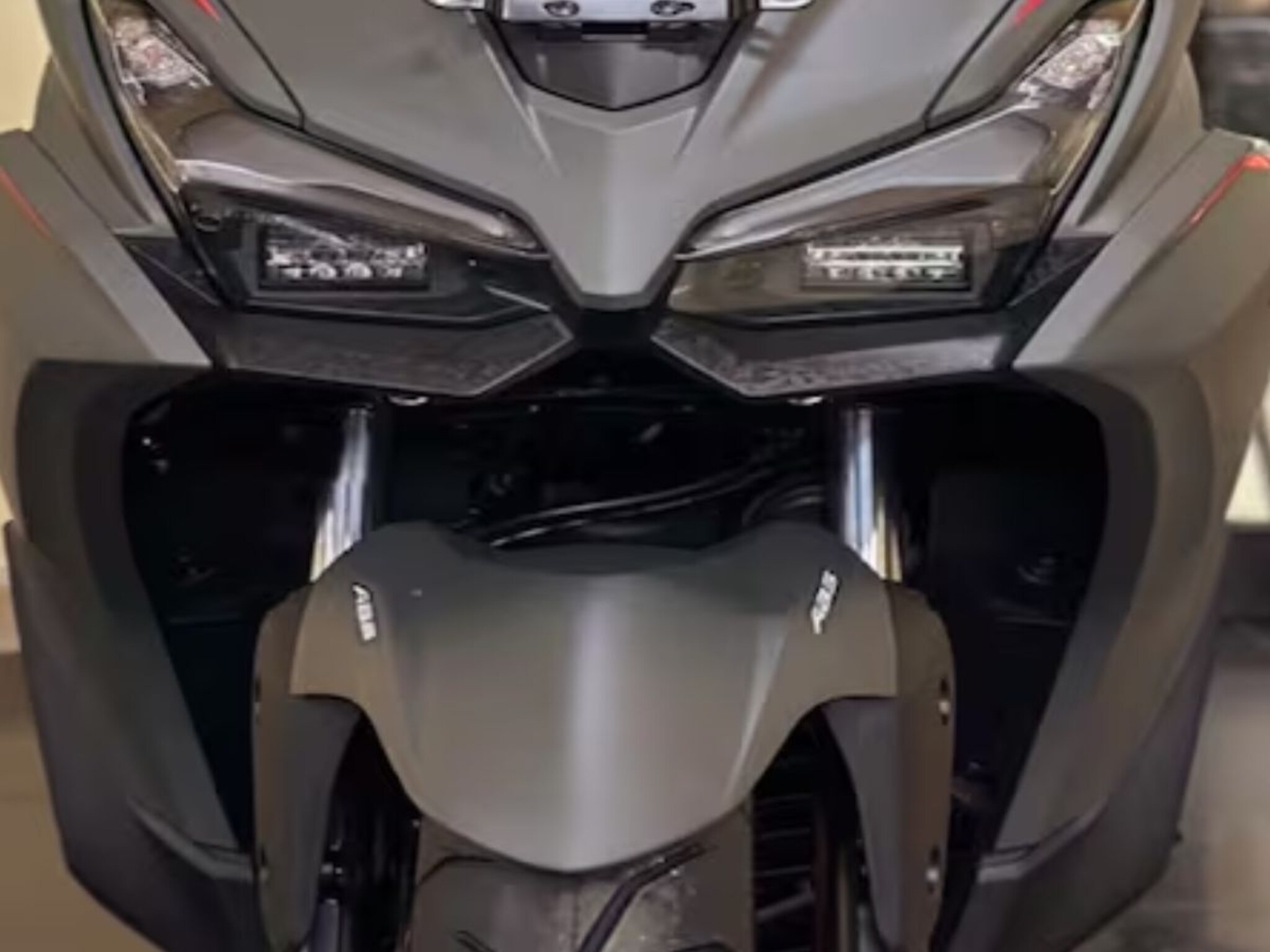 किती दिवस मालवाहू स्कुटर वापरणार? रेसिंग बाइकलाही मागे टाकेल अशी Yamaha ची Scooter