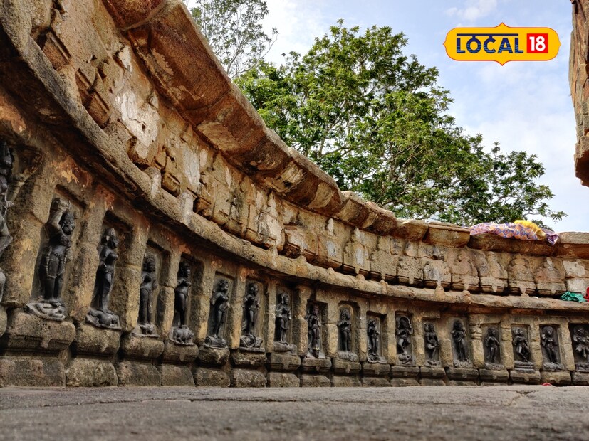  ओडिशा राज्यातील भुबनेश्वरपासून 20 किलोमीटर अंतरावर असणाऱ्या हिरापूर गावात चौसष्ठ योगिनी मंदिर हे शक्तीपीठ स्थापन केले आहे. या मंदिराची वैशिष्ट्ये खूपच अनोखी आहेत. हे मंदिर शक्तीच्या पूजेसाठी बांधले गेले आहे. त्यामुळे या मंदिराला महामाया पीठ असेही म्हणतात.