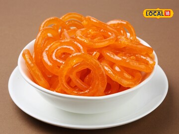 जिलेबी फक्त चवीलाच नाही, आरोग्यासाठीही आहे नंबर वन! डाॅक्टर काय सांगतात? जिलेबी फक्त चवीलाच नाही, आरोग्यासाठीही आहे नंबर वन! डाॅक्टर काय सांगतात?