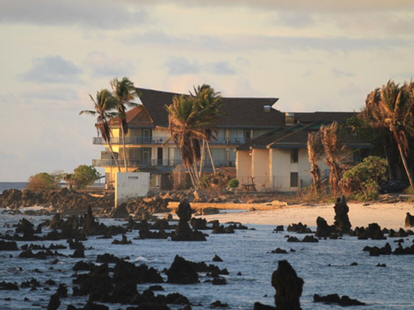  पण तुम्हाला जर सांगितले की, जगात असा एक देश आहे ज्याला राजधानीच नाही, तर तुमचा विश्वास बसेल का? अविश्वसनीय पण खरे, जगात असा एक देश आहे ज्याला राजधानीचे शहर नाही. आणि त्या देशाचे नाव आहे 'नावरू' (Nauru).