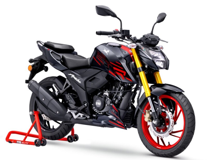 Apache RTR 160 on Down Payment and EMI: भारतीय बाजारपेठेत तरुणांमध्ये स्पोर्ट्स बाईक्स खूप लोकप्रिय आहेत. टीव्हीएस कंपनी वेगवेगळ्या सेगमेंटमध्ये अपाचे आरटीआर विकते. जर तुम्ही परवडणाऱ्या किमतीत अपाचे बाईक खरेदी करण्याचा विचार करत असाल तर RTR 160 2V मॉडेल तुमच्यासाठी एक उत्तम ऑप्शन असू शकते.