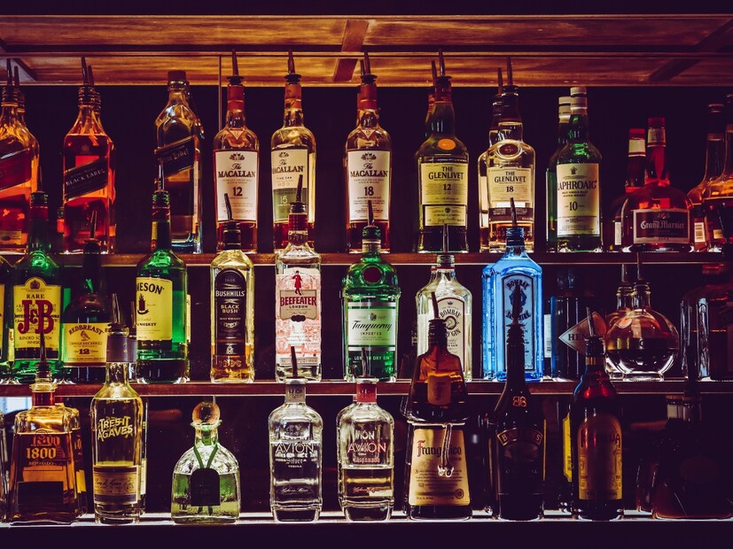  भारताप्रमाणे, पेनसिल्व्हेनियामध्ये तुम्हाला एकाच दुकानात वाईन आणि बिअर मिळणार नाही, तर दोघांसाठी वेगवेगळी दुकाने आहेत. तुम्हाला बिअर खरेदी करायची असेल, तर बिअरच्या दुकानात जावे लागेल. वाईन खरेदी करायची असेल, तर दारूच्या दुकानात जावे लागेल.