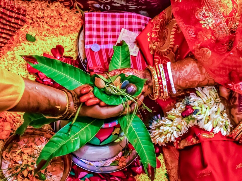  या यादीत उत्तर प्रदेश पहिल्या क्रमांकावर आहे. काही काळापूर्वी उत्तर प्रदेश गुन्हेगारांचा अड्डा मानला जात होता. गुन्हेगारीचा दर खूप जास्त होता. लोक सर्रास गोळीबार करत होते. पण आता तिथले वातावरण नियमांनुसार झाले आहे. तरीही महिलांच्या गुन्हेगारीमध्ये हे राज्य आघाडीवर आहे. येथील पत्नींनी 5 वर्षांत 275 खून केले आहेत. यामध्ये 2020 मध्ये 45, 2021 मध्ये 52, 2022 मध्ये 60, 2023 मध्ये 55 आणि 2024 मध्ये सर्वाधिक 62 केसेस नोंदवल्या गेल्या. म्हणजेच हा आकडा वाढतच चालला आहे.