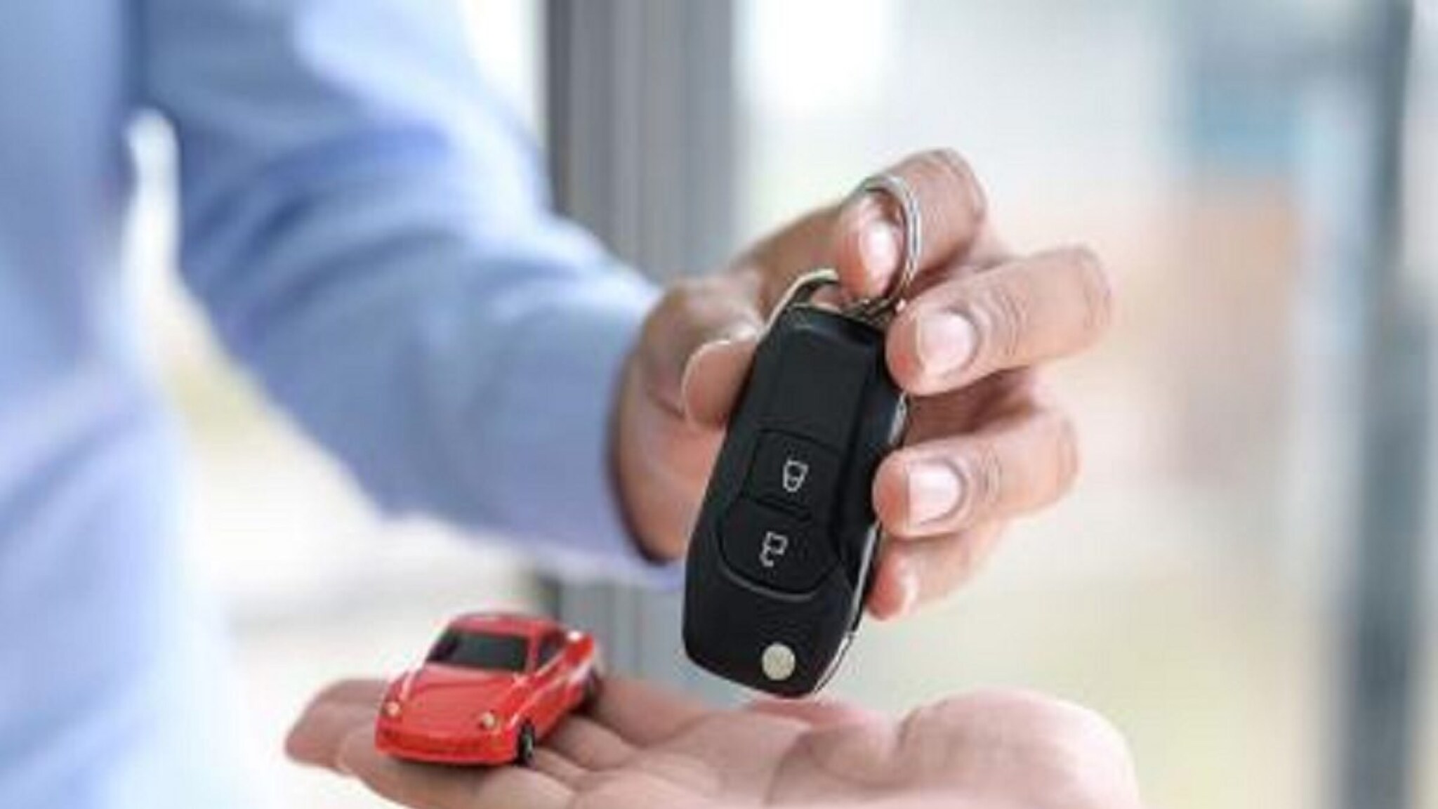 फेस्टिव्हल नसतानाही कारवर मिळेल बंपर डिस्काउंट! जाणून घ्या या महत्त्वाच्या गोष्टी