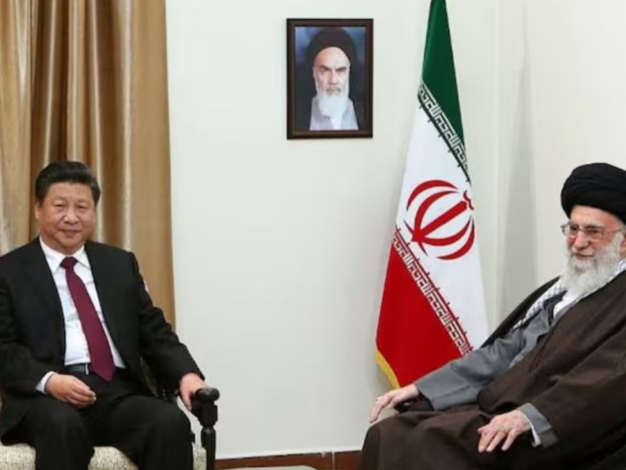 Israel Iran Conflict: इस्रायल-इराण संघर्षात चीनची एन्ट्री,  तेहरानमध्ये चिनी विमानं दाखल, अमेरिकेला चॅलेंज!