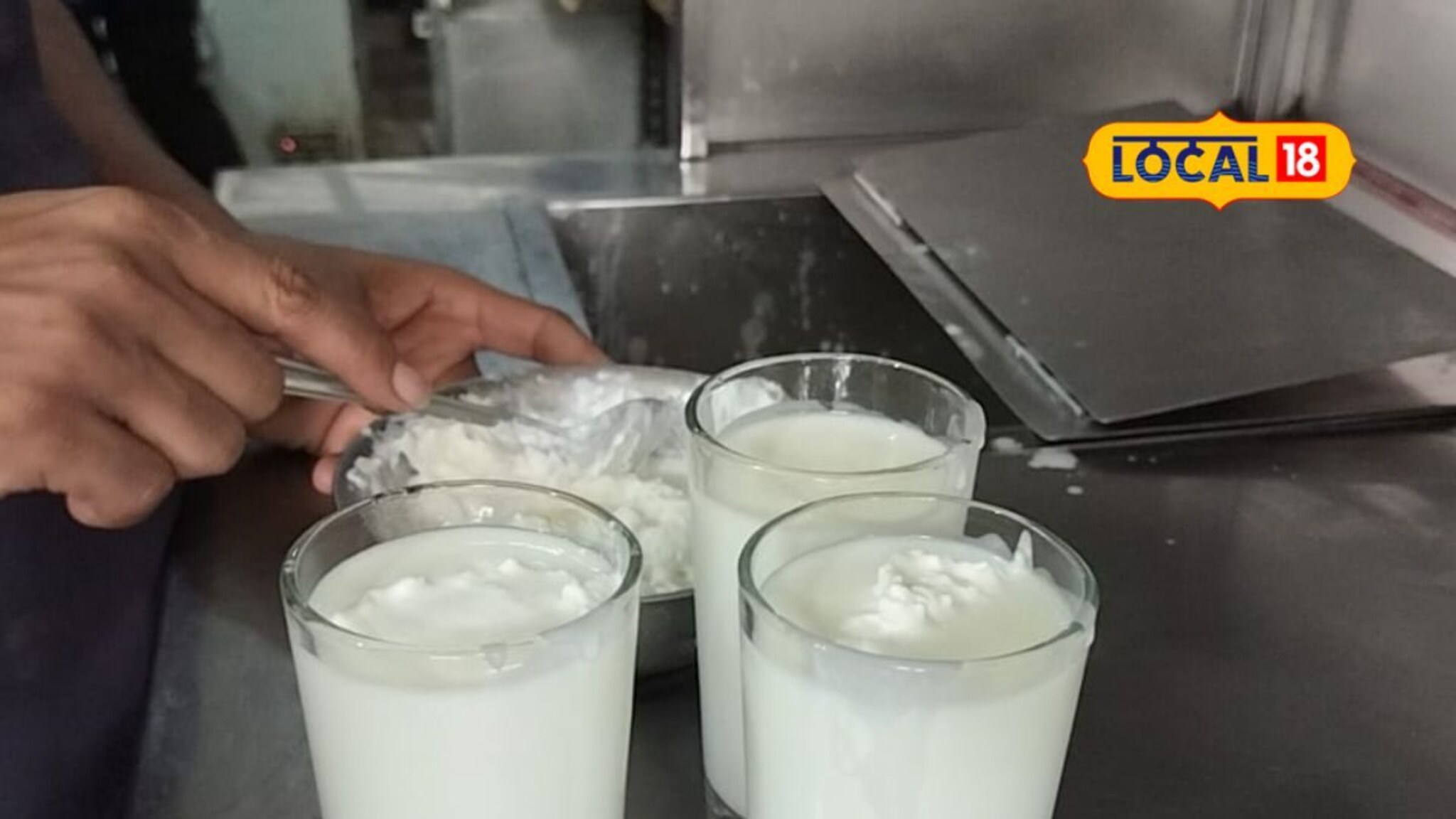 Famous Dairy In Pune: शुद्ध डेअरी पदार्थांसाठी प्रसिद्ध, पुण्यात फेमस आहे ही डेअरी, तुम्ही कधी दिलीये का भेट?