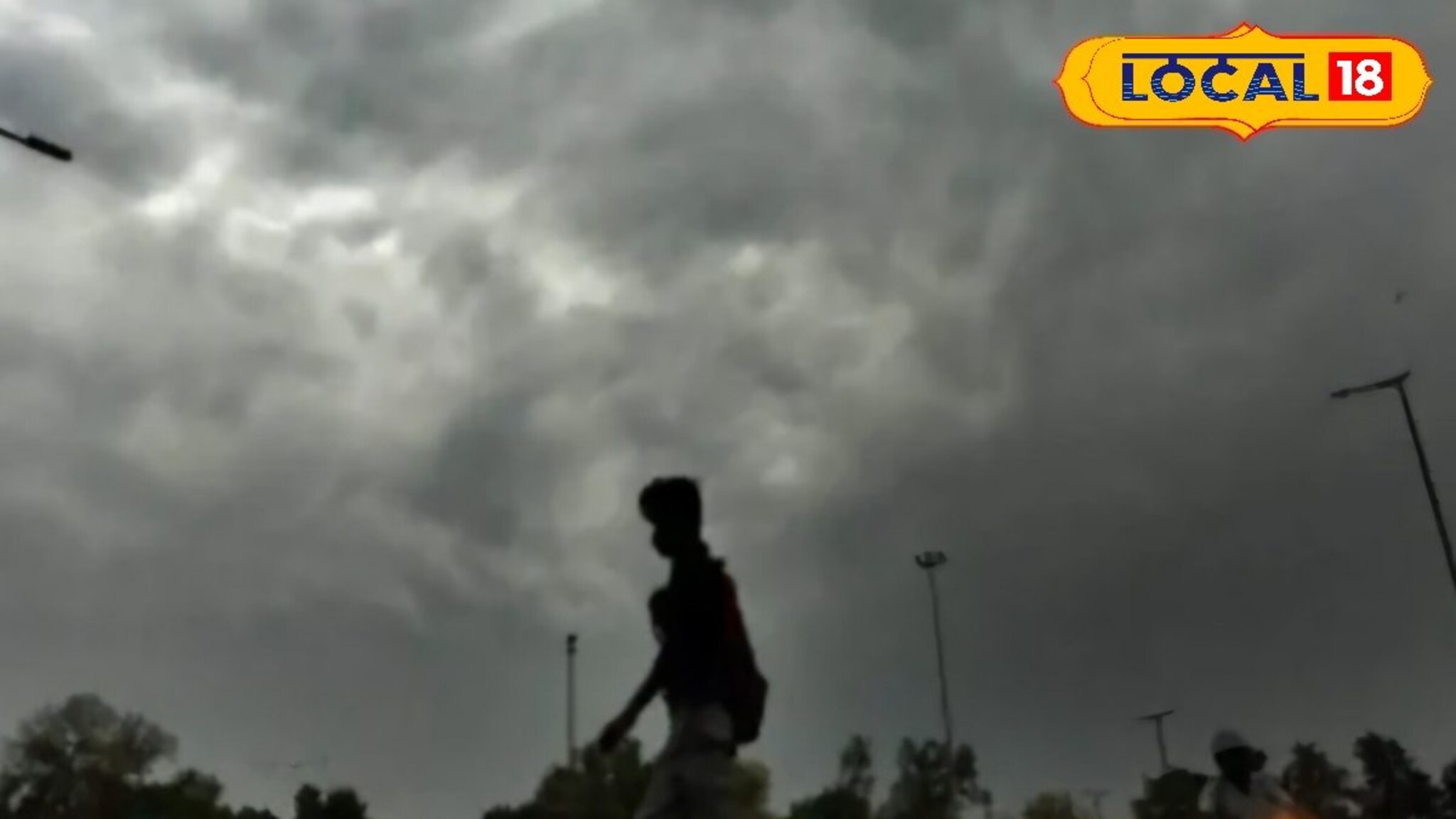 पश्चिम महाराष्ट्रात वादळी पाऊस,हवामान विभागाने दिला 4 जिल्ह्यांना धोक्याचा इशारा