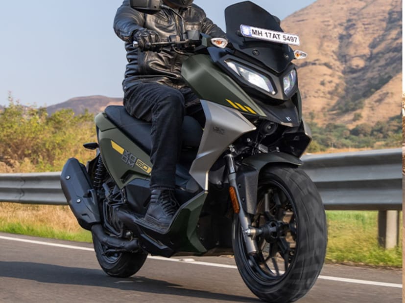 Hero Zoom 160 थेट Yamaha Aerox 155 शी स्पर्धा करते, जे लिक्विड-कूल्ड इंजिनने तयार केलं आहे. स्कूटर 14-इंचाचे व्हिल दिले आहे आणि Zoom 160 चे मुख्य आकर्षण म्हणजे हटके डिझाइन आणि इंजिन. या स्कुटरची किंमत  १.४८ लाख रुपये जाहीर करण्यात आली आहे. 