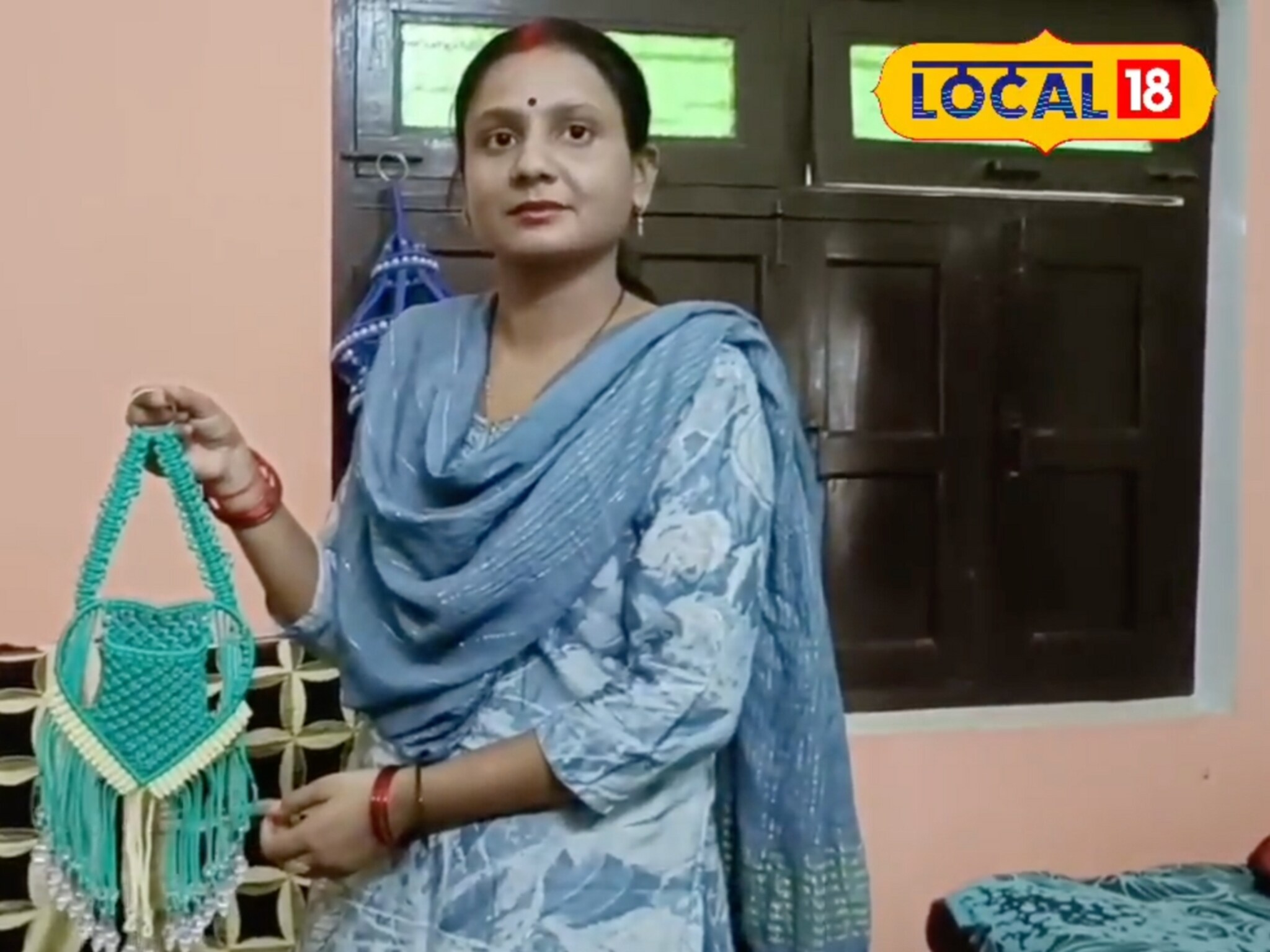 ना जाॅब, ना ट्रेनिंग, यूट्यूबवर शिकून सुरू केला 'हा' व्यवसाय; आता 'ही' गृहिणी कमवतेय महिना 1 लाख!