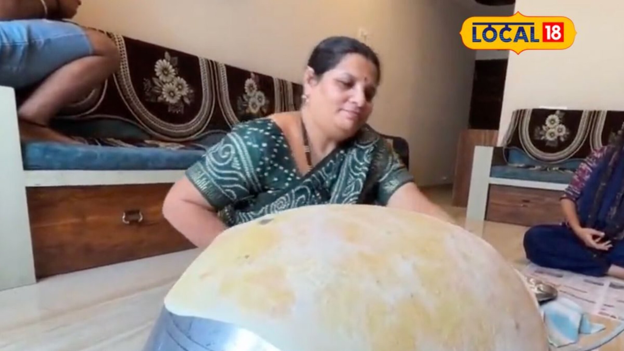 पतीच्या निधनानंतर 3 मुलांची जबाबदारी, सुरू केला पुरणपोळी व्यवसाय, आता बक्कळ कमाई