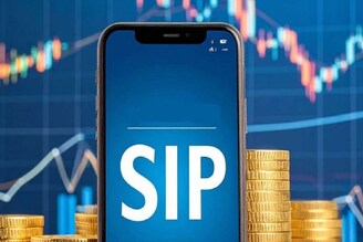 रोज करा फक्त 100 रुपयांची सेव्हिंग! होऊ शकता कोट्यवधीचे मालक, पाहा फॉर्म्यूला